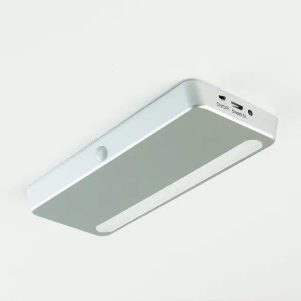 Luce LED ricaricabile con sensore di movimento e luce bianca naturale in plastica grigio metallizzato