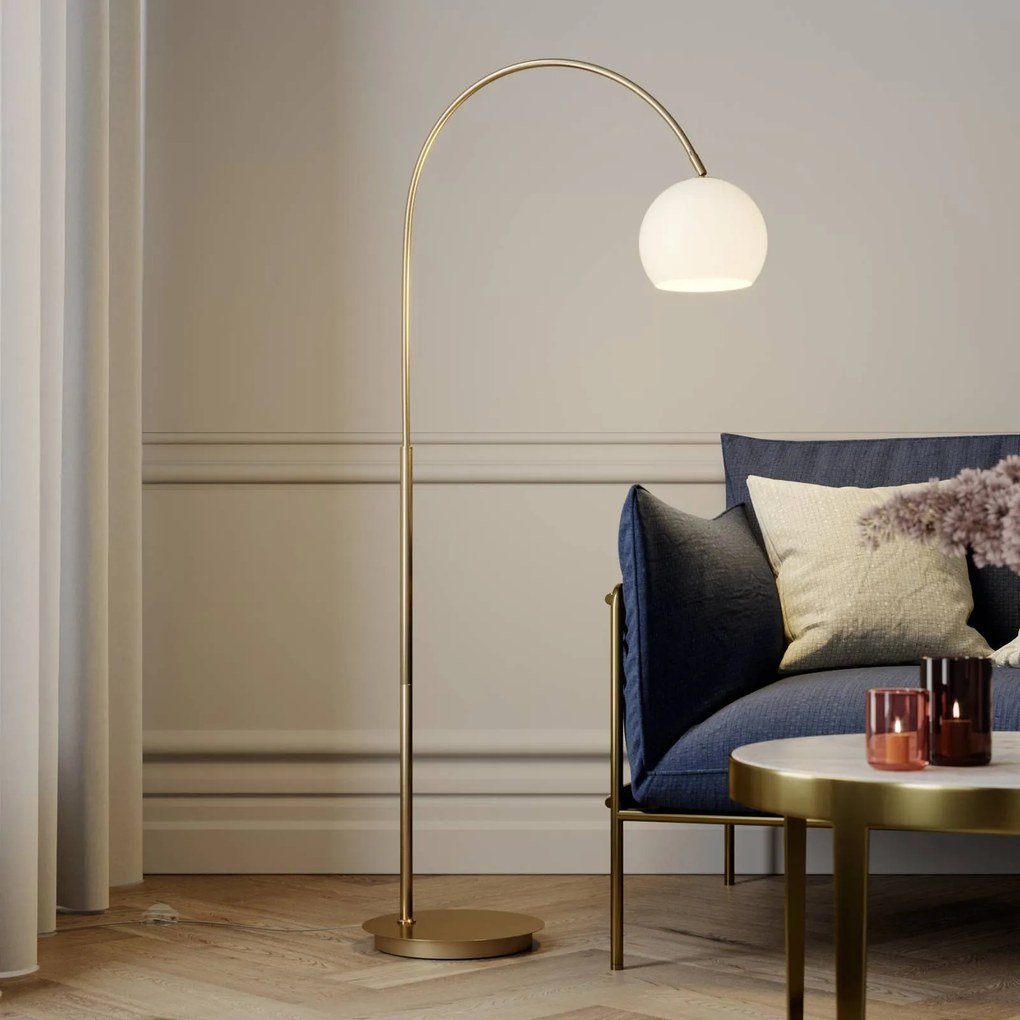 Lindby Lampada ad arco Cynthia, color ottone, vetro, 140 cm, E27