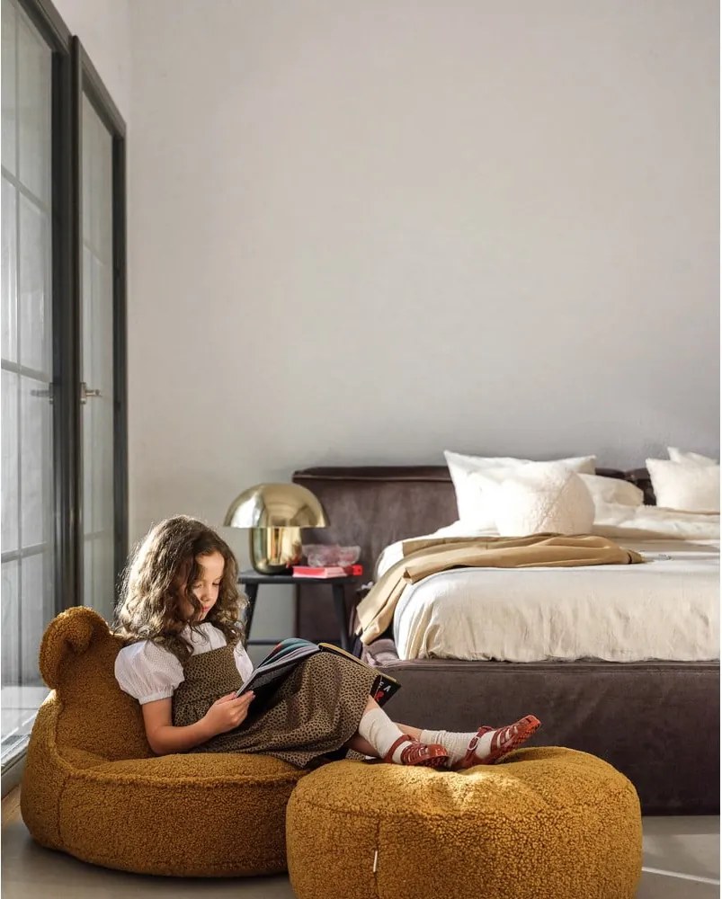 Pouf a sacco per bambini marrone con rivestimento in bouclé Round – Wigiwama