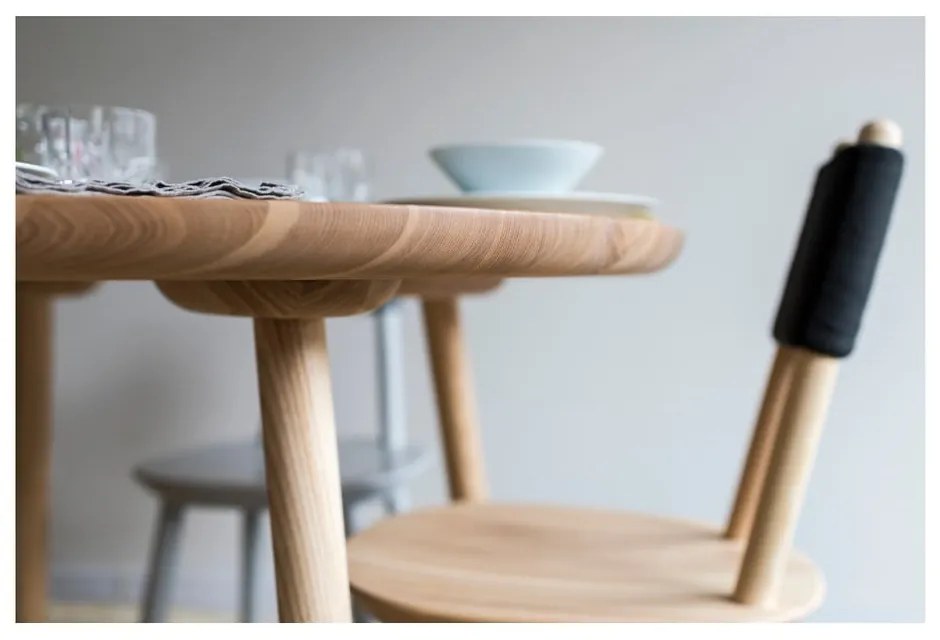 Tavolo da pranzo in legno massiccio naturale , ⌀ 90 cm Naïve - EMKO