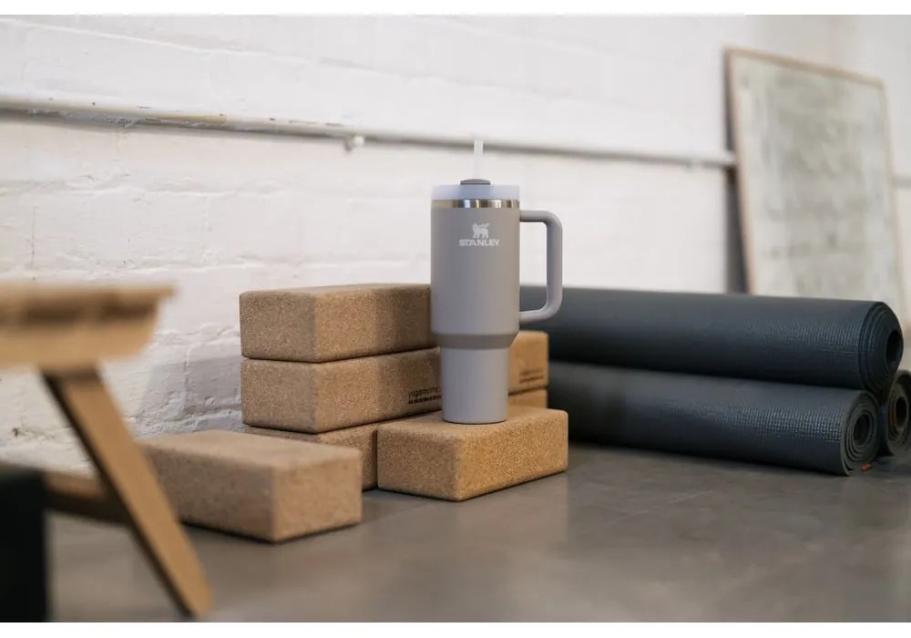 Borraccia termica grigio chiaro in acciaio inox 1,18 l Quencher H2.0 FlowState Tumbler Ash – Stanley