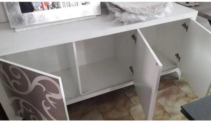 Credenza da 180 cm  in legno bianco decorata argento