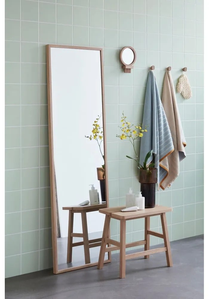 Specchio da terra con telaio in legno massiccio 52x167 cm Glimpse – Hübsch