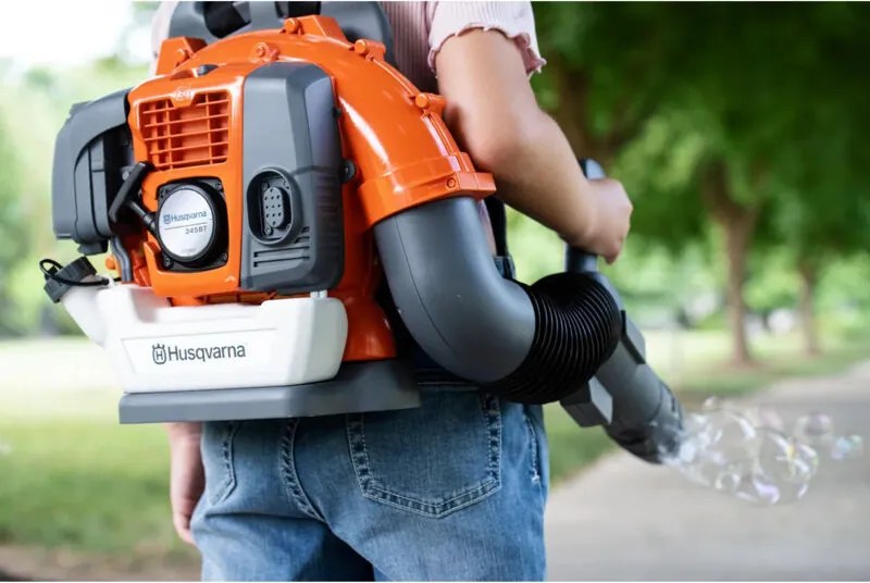 Husqvarna Toys - Soffiatore a zaino di bolle giocattolo per bambini modello 345BT