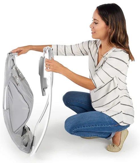 Ingenuity - Altalena per bambini con melodia CUDDLE LAMB 3xLR14