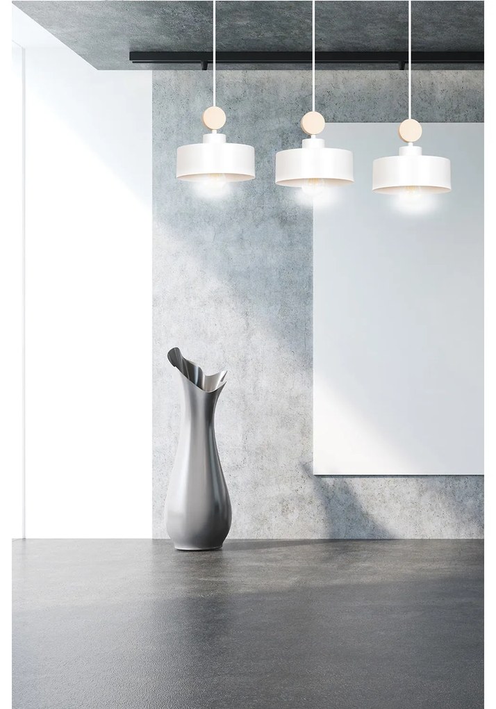 Lampadario 3 Luci Zhurong In Acciaio Bianco E Paralumi Con Legno Naturale