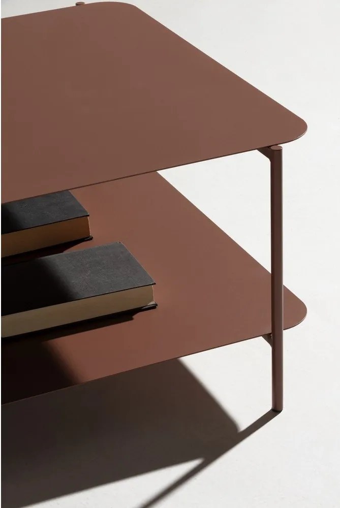 Tavolino da salotto color terracotta in metallo 70x73 cm Beatrix – MOME