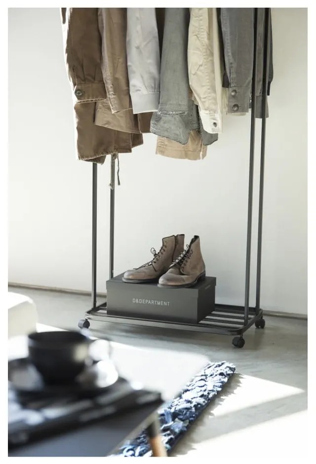 Appendiabiti nero in metallo con ruote Tower - YAMAZAKI