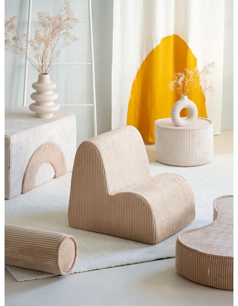 Poltrona per bambini marrone chiaro con rivestimento in velluto a coste Cloud – Wigiwama