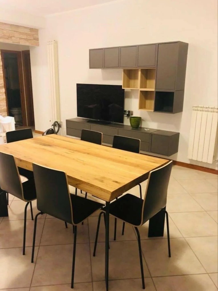 Tavolo da pranzo in legno massello spessore 4 con gambe in metallo 250 x 100