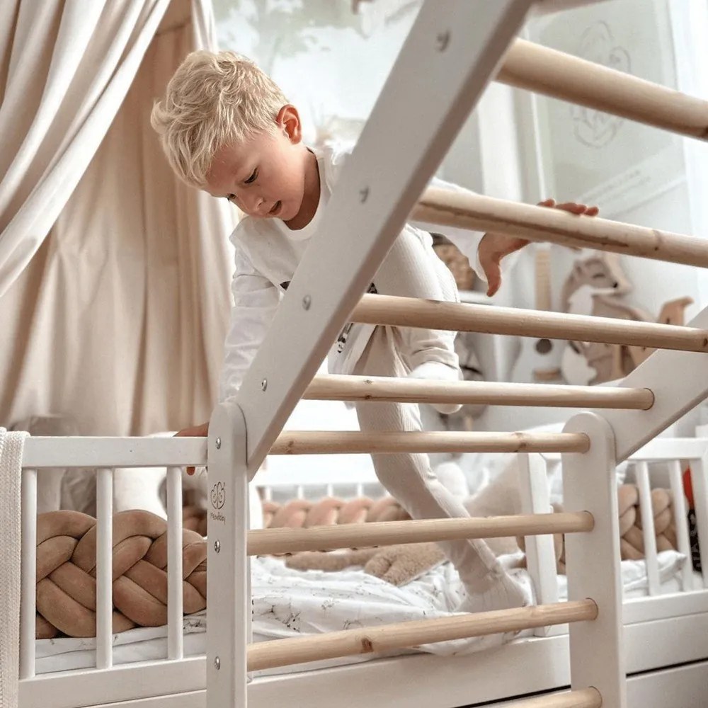 Pikler triangolo montessori bianco in pino massiccio 61x112x94 cm Montessori – Meowbaby