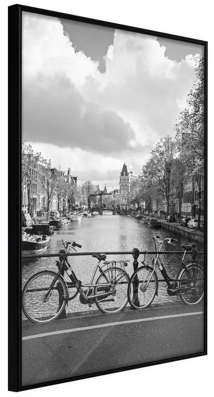 Poster  Bicycles Against Canal  Cornice Quadri Cornice nera, Larghezza x Altezza Home decor 20x30