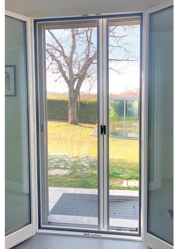 Zanzariera avvolgibile MEDAL Bazar Libera SunScreen per portafinestra L 320 x H 250 cm bianco reversibile riducibile