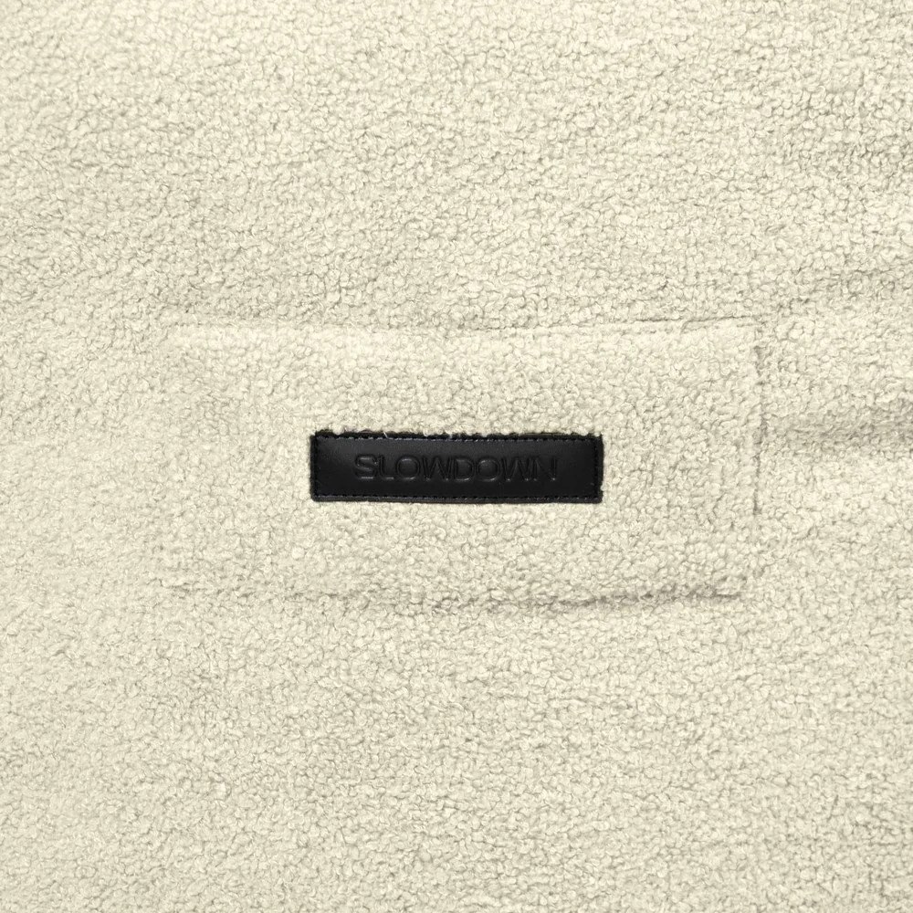 Puof a sacco marrone con rivestimento in bouclé Snug Long 140 – SLOWDOWN