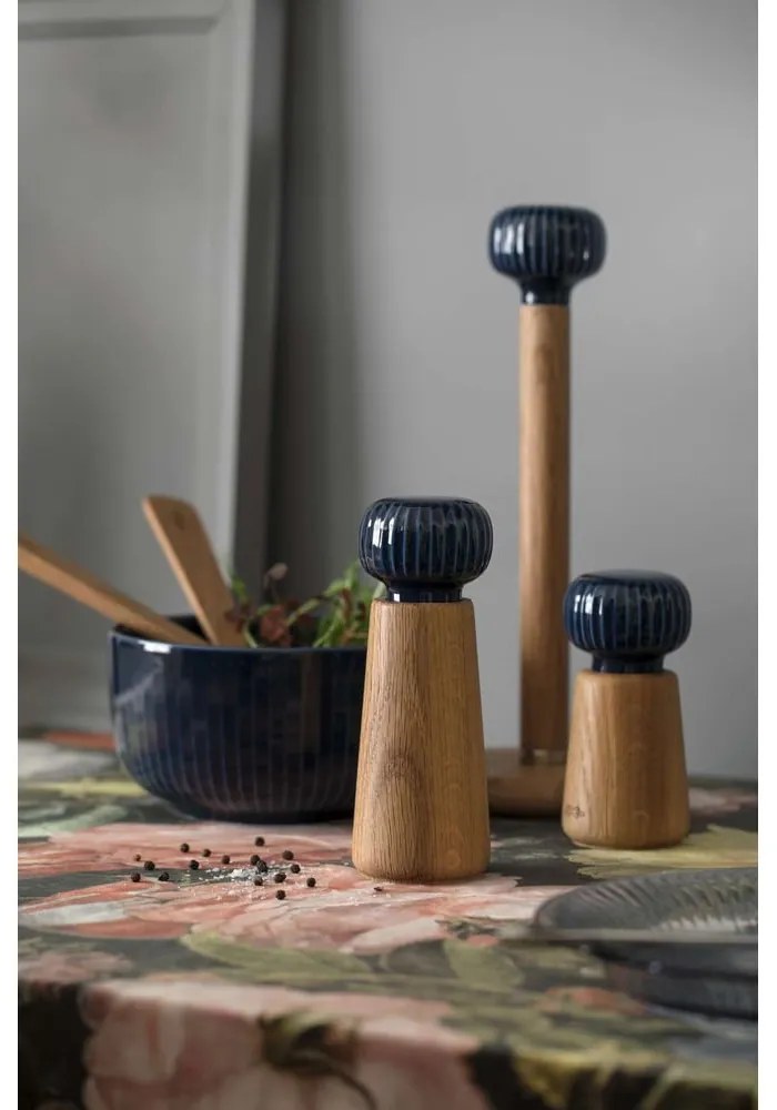 Portasciugamani in legno di quercia con dettagli in porcellana blu scuro Hammershoi Hammershøi - Kähler Design