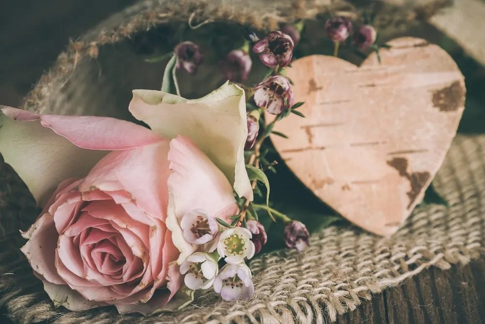 Stampa su tela – Rose e cuore in juta