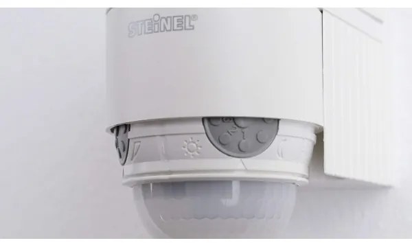 STEINEL 602819 - Sensore ad infrarossi da parete IS240 bianco IP54