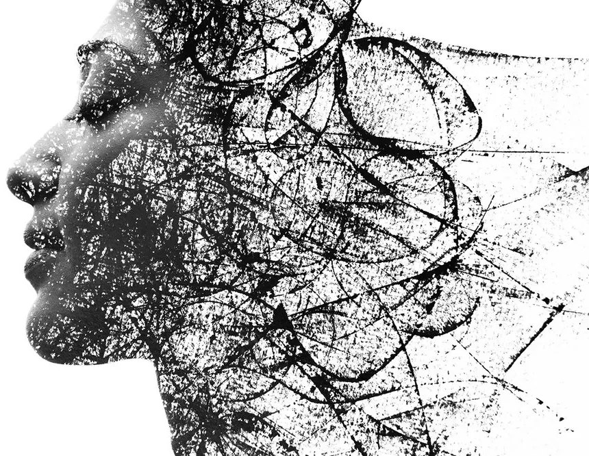 Carta da parati autoadesiva – Donna con elementi astratti
