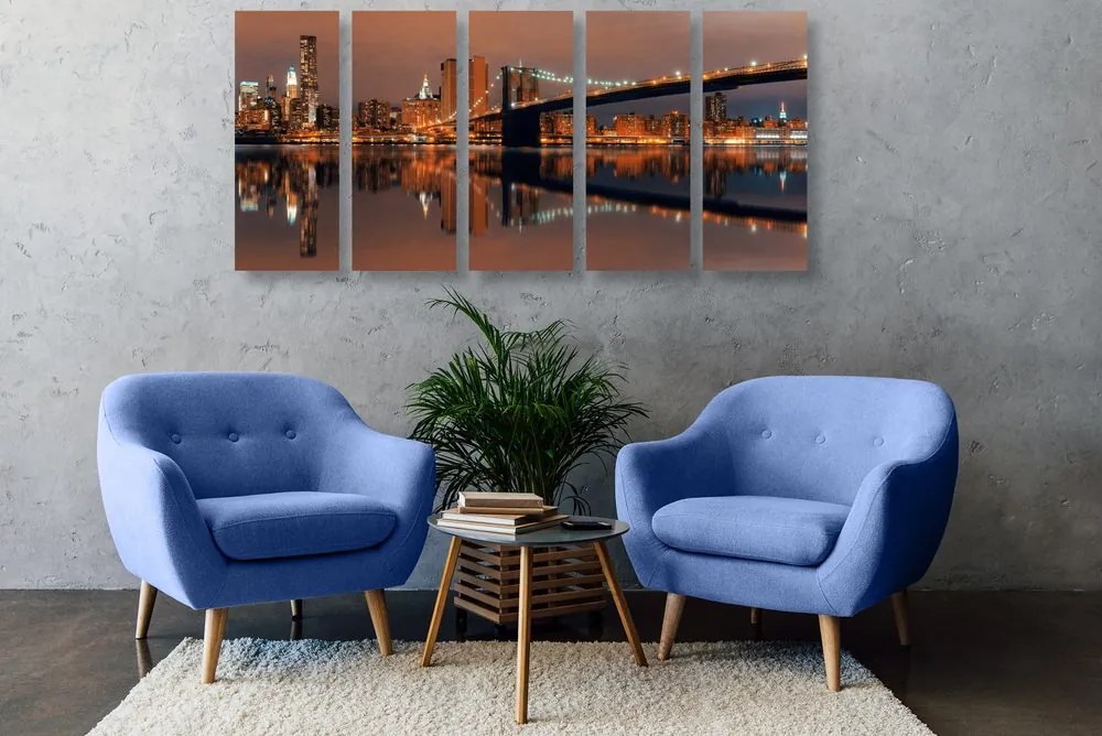 Quadri 5 pezzi – Riflesso di Manhattan nell'acqua