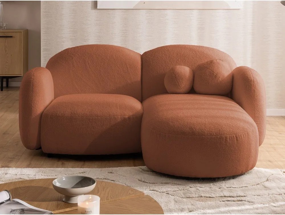 Divano angolare color terracotta (con penisola a destra/con chaise lounge) con rivestimento in bouclé Orbit – Ropez