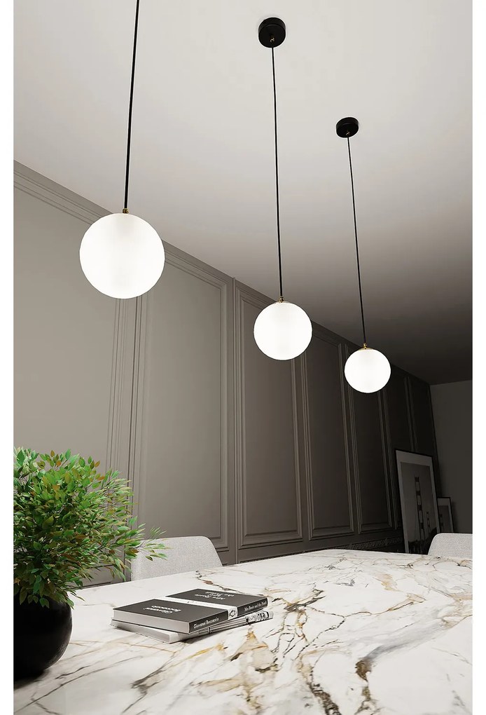 Sospensione Contemporanea Nuada 1 Luce In Acciaio Nero/Oro Sfera Vetro Bianco