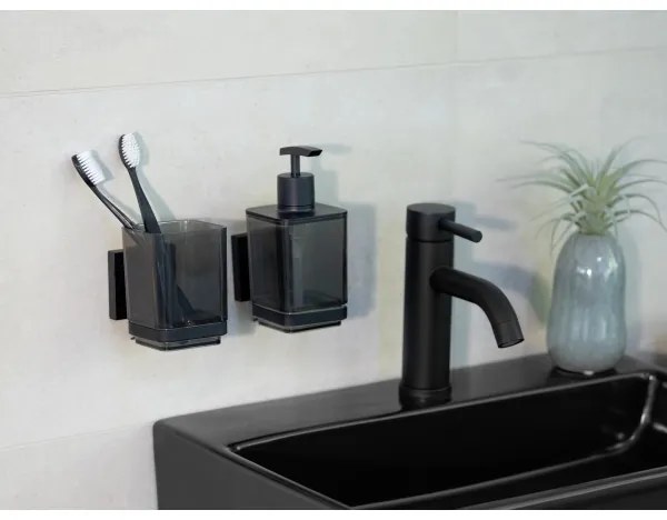 WENKO 71444800 - Dispenser per sapone VACUUM-LOC QUADRO ED 7,5x16 cm nero