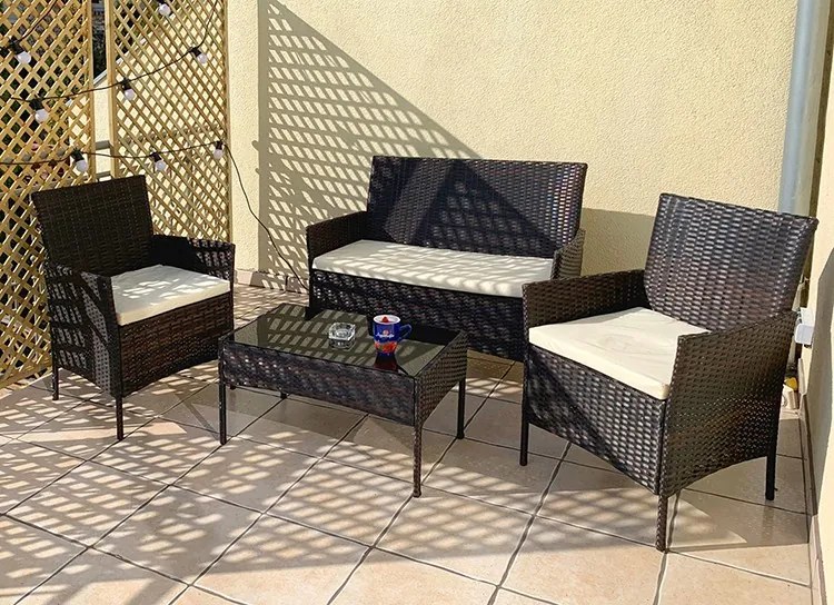 Divano in rattan per il giardino