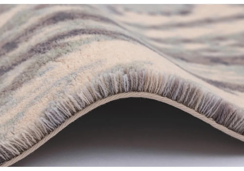 Tappeto color menta/beige in lana 133x190 cm V&amp;A Calisia Kelp – Agnella