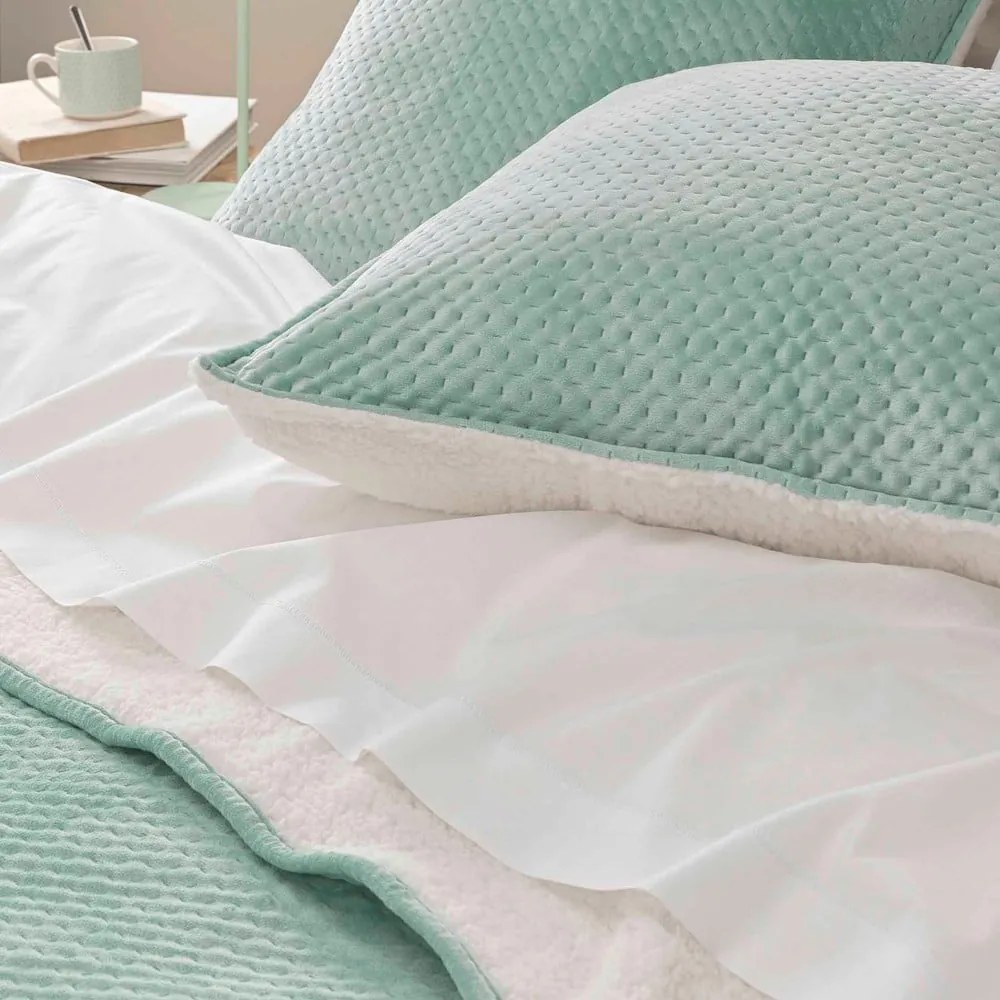 Set con copriletto e federa verde in sherpa con rivestimento trapuntato 240x220 cm Mylene – douceur d'intérieur