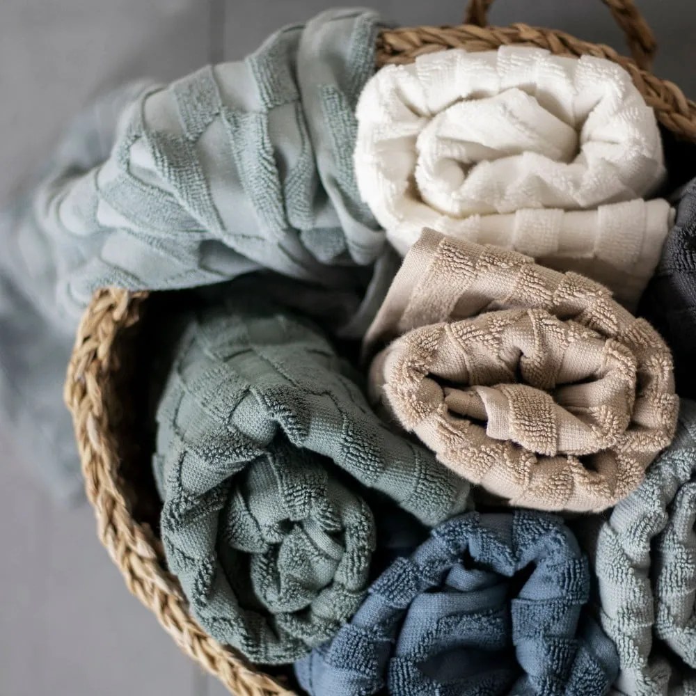 Asciugamano in cotone verde scuro 50x95 cm Geo - Mette Ditmer Denmark