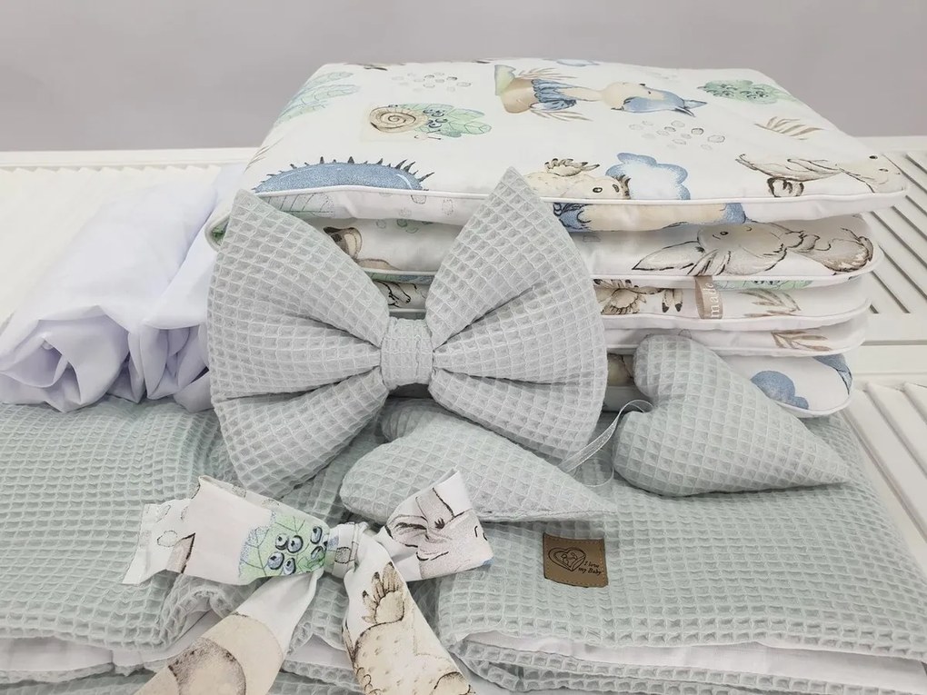 Letto in vimini bianco con attrezzatura per un bambino - Riccio