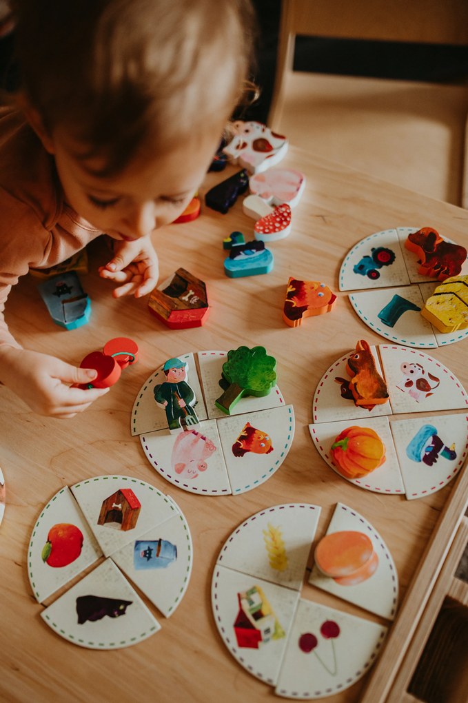 Vilac - Tocca e trova, gioco in legno - Fattoria