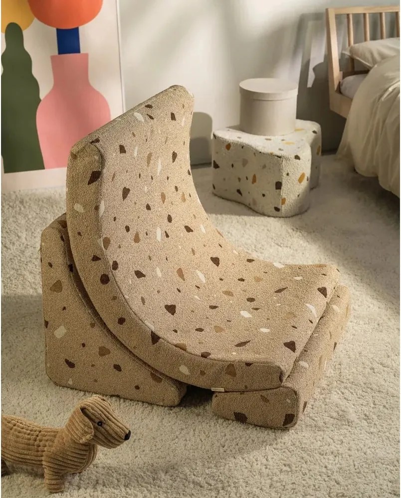 Poltrona per bambini marrone chiaro con rivestimento in bouclé e ciniglia Terrazzo Moon – Wigiwama