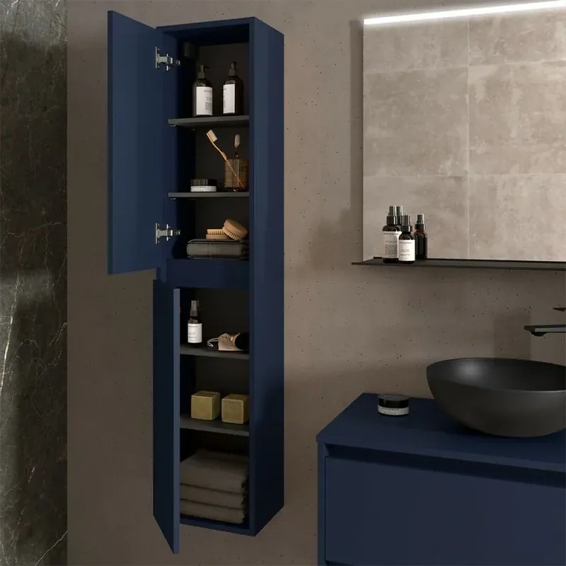 Colonna bagno sospesa 140 cm blu satinato ripiani regolabili Gaya
