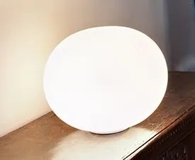 FLOS Glo-ball Basic 2 Lampada da tavolo 45 cm a luce diffusa in vetro opalino acidato bianco