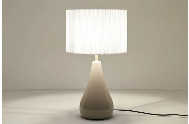 Lampada da tavolo color talpa in ceramica lucida e paralume in tessuto plissettato bianco H49 cm TROIA