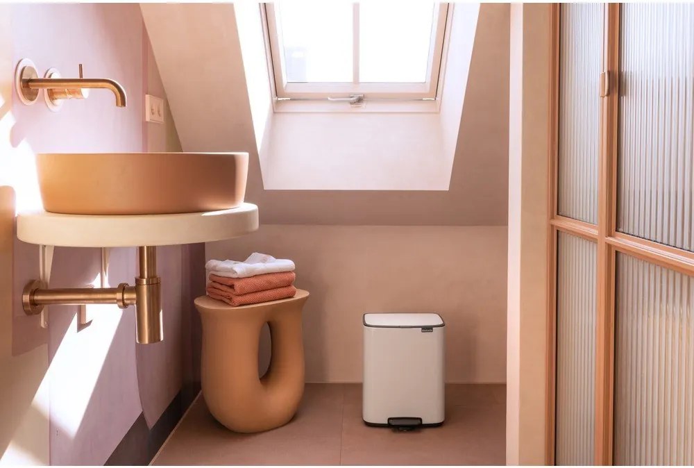 Cestino per la spazzatura bianco in acciaio con pedale 12 l Bo – Brabantia