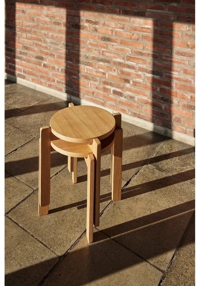 Sgabello in legno di quercia Always - Hübsch