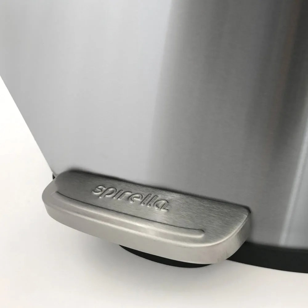 Cestino per la spazzatura color argento opaco in acciaio con pedale 50 l Akira – Spirella