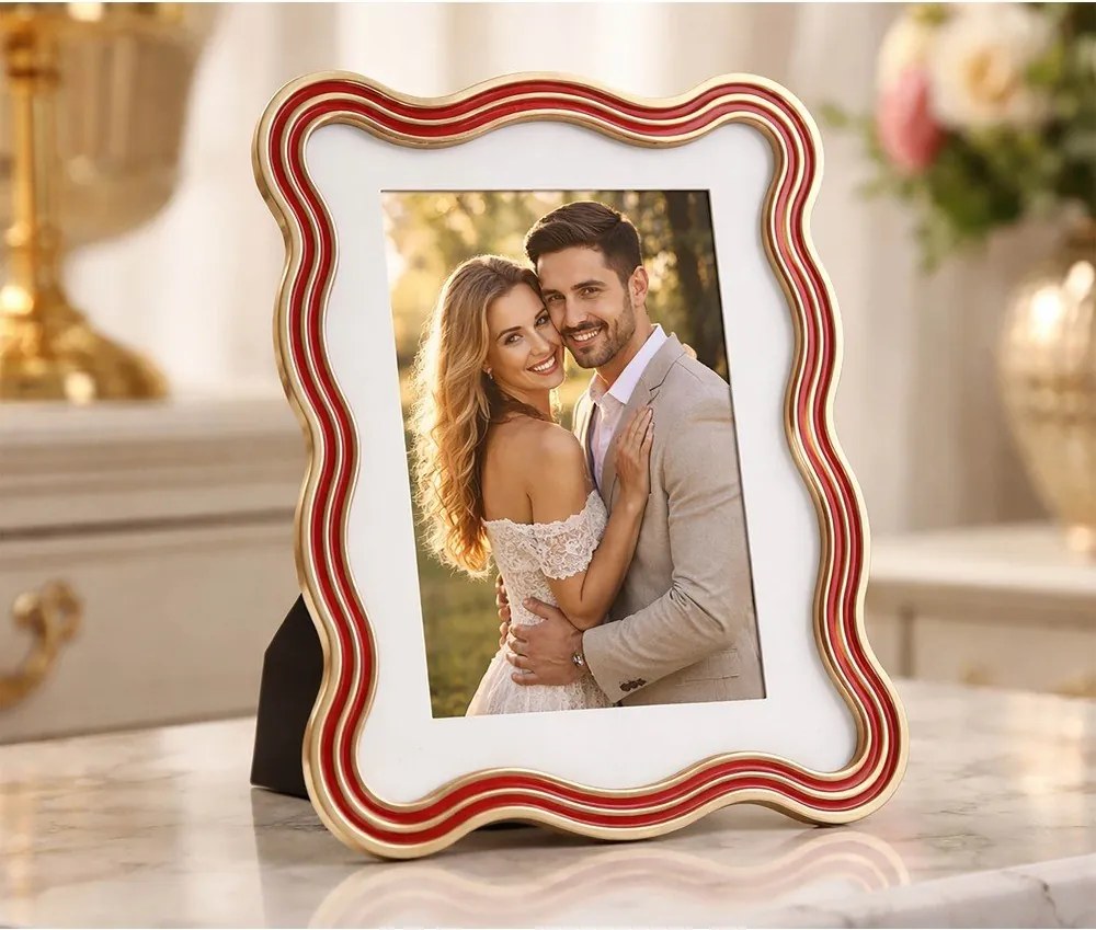 Cornice rossa/dorata in metallo/in vetro verticale con sostegno 17,5x22,5 cm Elizabeth – Mauro Ferretti