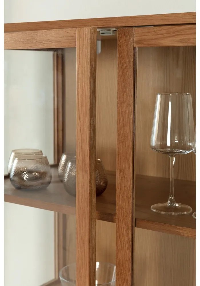 Vetrina di colore naturale con effetto rovere 90x126x40 cm Ceci – MOME