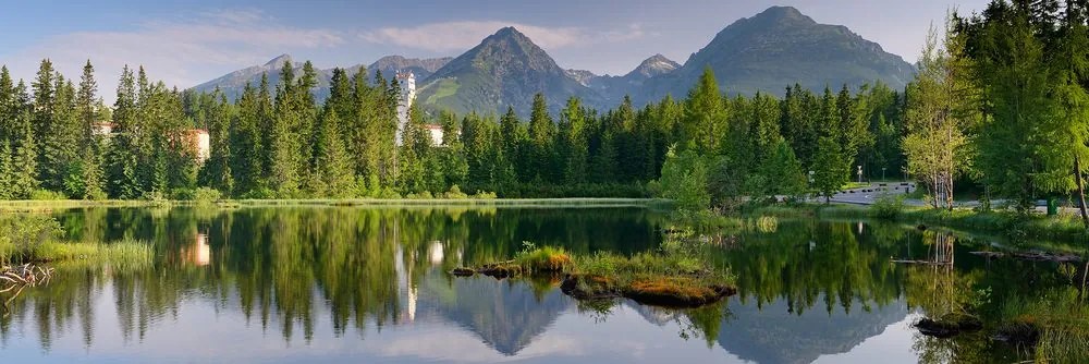 Quadro su tela – Magnifico panorama montano sul lago