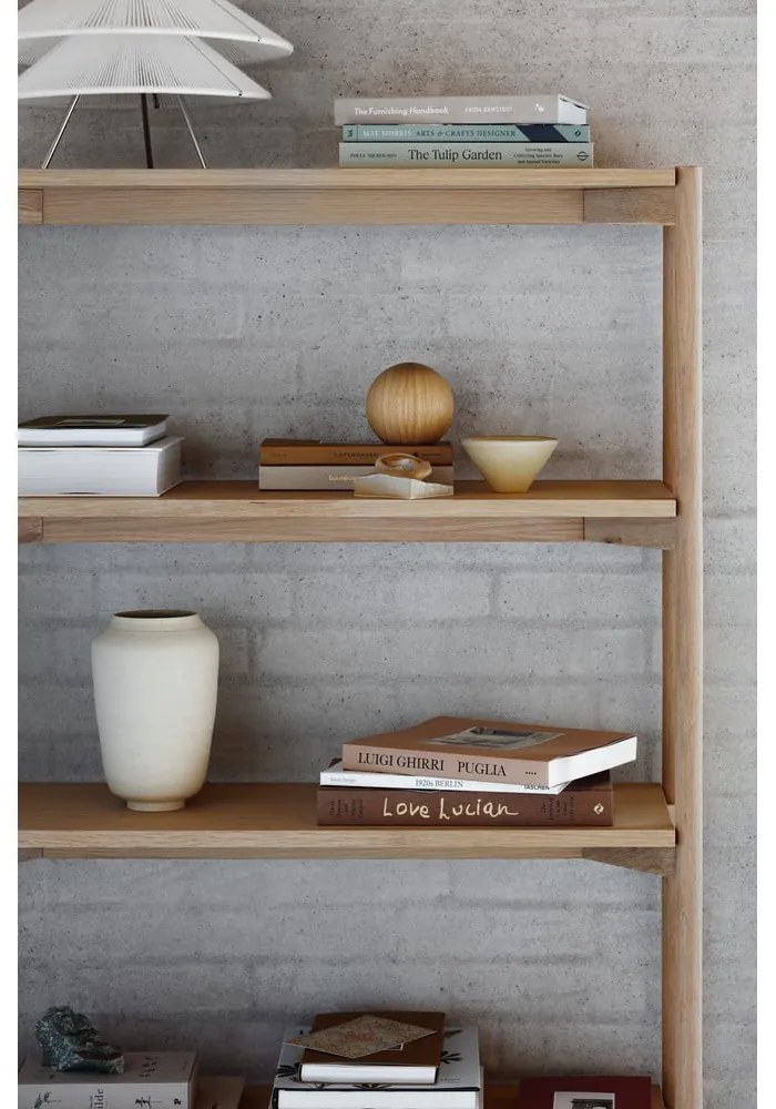 Libreria di colore naturale con effetto rovere 86x160x30 cm Braidwood – Actona