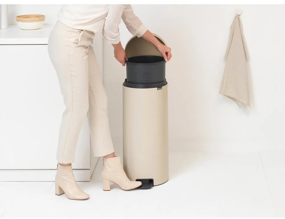 Bidone beige in acciaio 30 l NewIcon - Brabantia