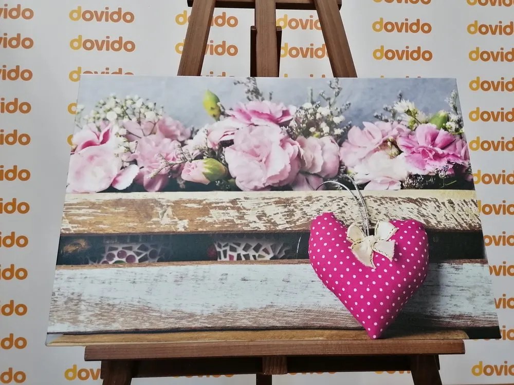 Stampa su tela – Fiori di garofano in cassa di legno