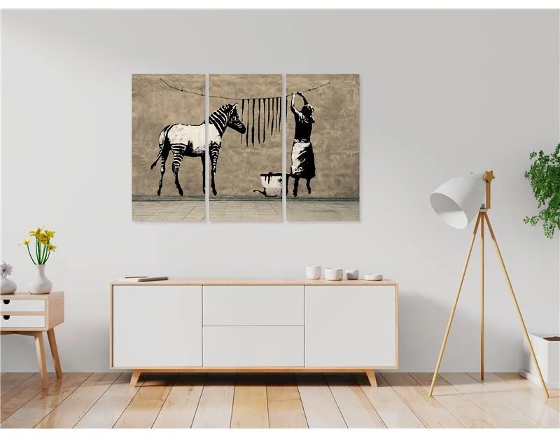 Quadro Banksy  Washing Zebra on Concrete (3 Parts)  Colore Grigio, Dimensioni e Misure 120x80