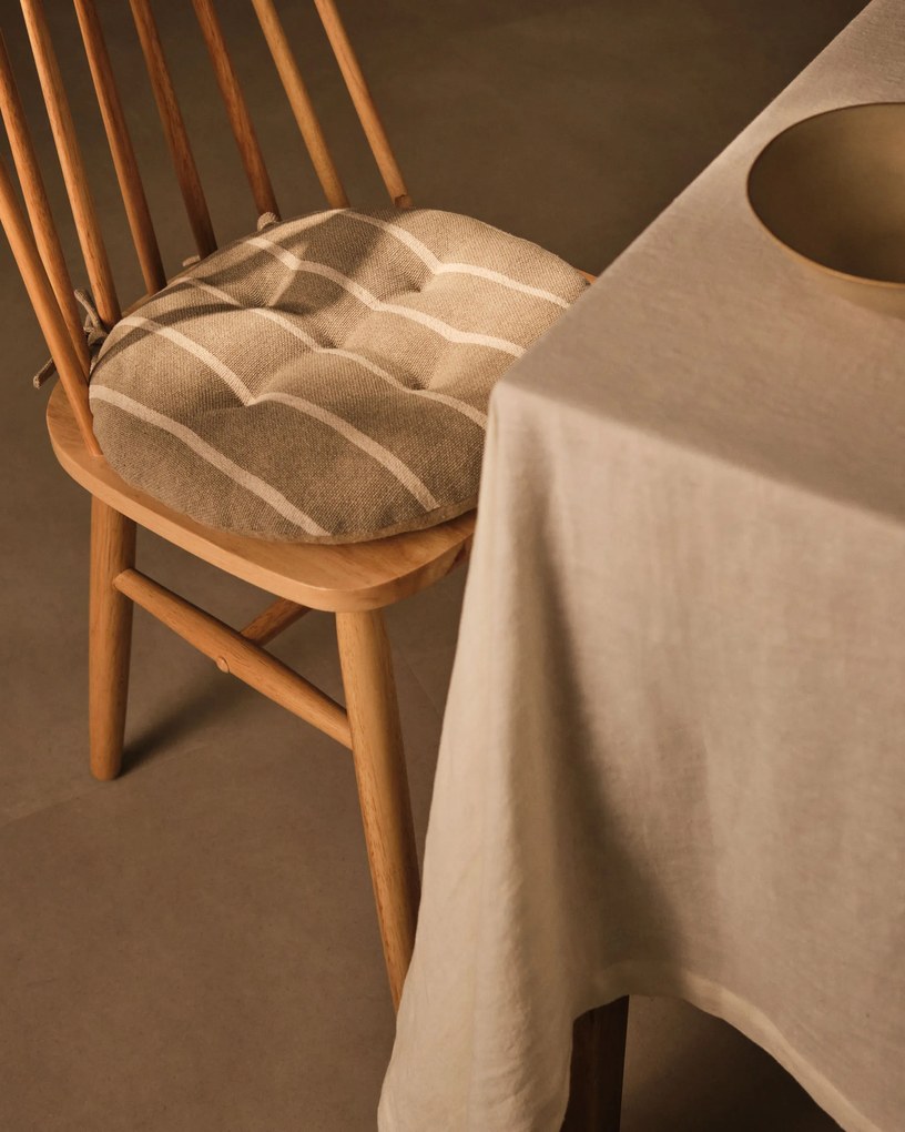 Kave Home - Cuscino rotondo per sedia Margarida 100% cotone beige con motivo a righe bianche Ã˜ 40 cm