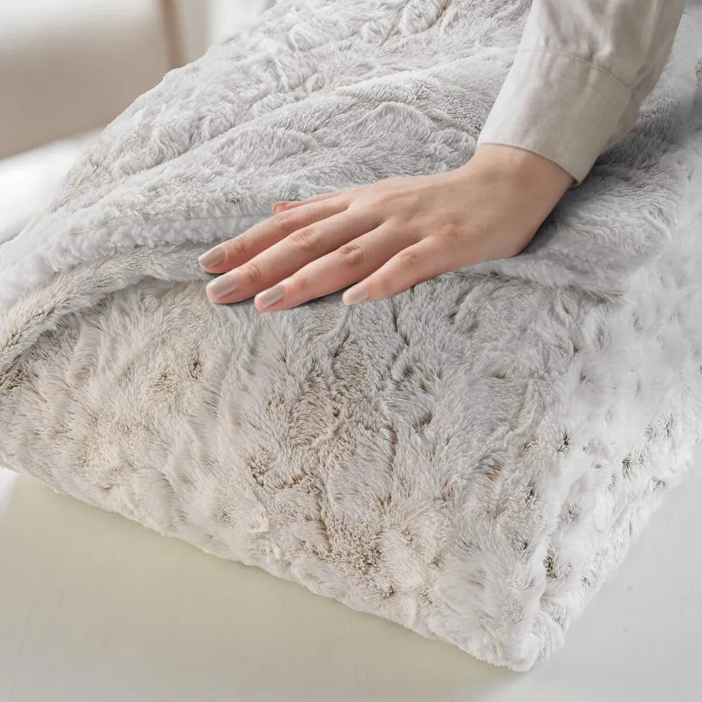 Coperta greige in pelliccia finta 220x240 cm Alaska – douceur d'intérieur