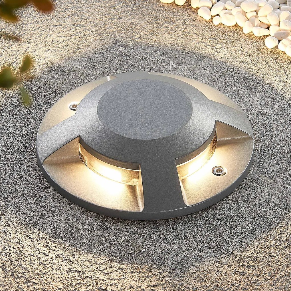 Lucande Faretto da pavimento a LED Jeffrey, argento, 4 emissioni luminose Jeffrey, Alluminio / Grigio / Zincato, Alluminio, Moderno, Lampada LED da esterni