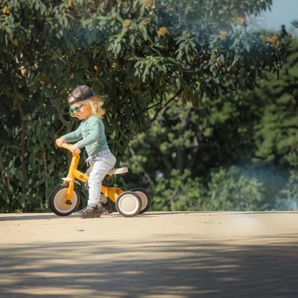 PETITE&MARS - Triciclo per bambini 5in1 TURBO Intense Ochre